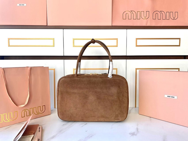 スーパーコピーブランドバッグ背面デザイン